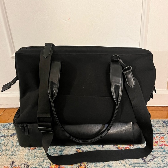 Beis Weekender Tote - Picture 2 of 9